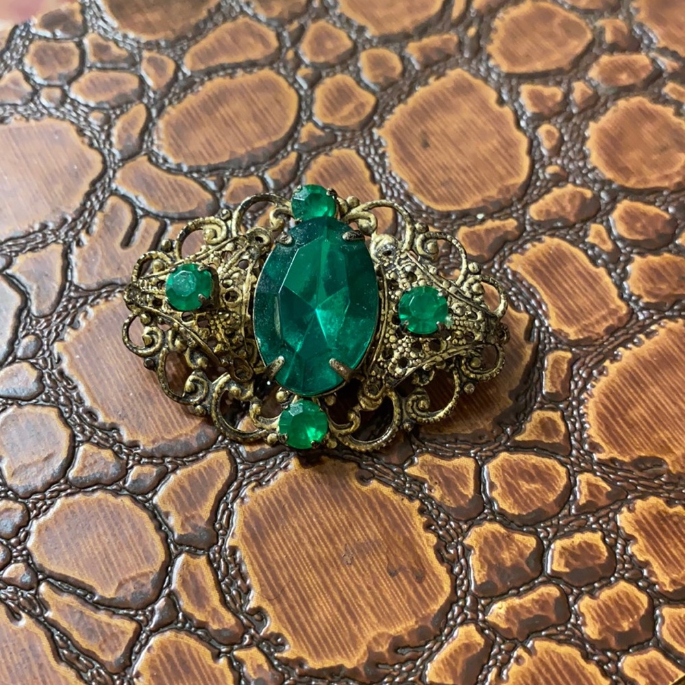 Vintage Art Nouveau / Art Deco Filigree Brooch / Pin with Green Stones.